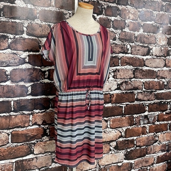 PrAna Dress Short Sleeve Blouson Geometric Red Gray Size Medium M - Picture 8 of 17